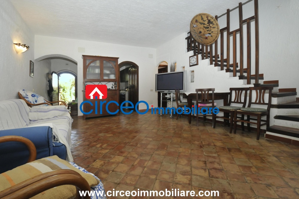 san felice circeo appartamento in affitto locazione affittasi si loca mezza costa circeo immobiliareroma zona piazza dei re di roma vendesi in vendita si vende ufficio di prestigiosss