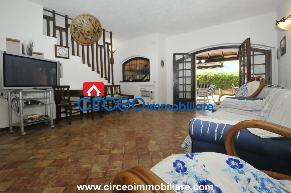 san felice circeo appartamento in affitto locazione affittasi si loca mezza costa circeo immobiliareroma zona piazza dei re di roma vendesi in vendita si vende ufficio di prestigio