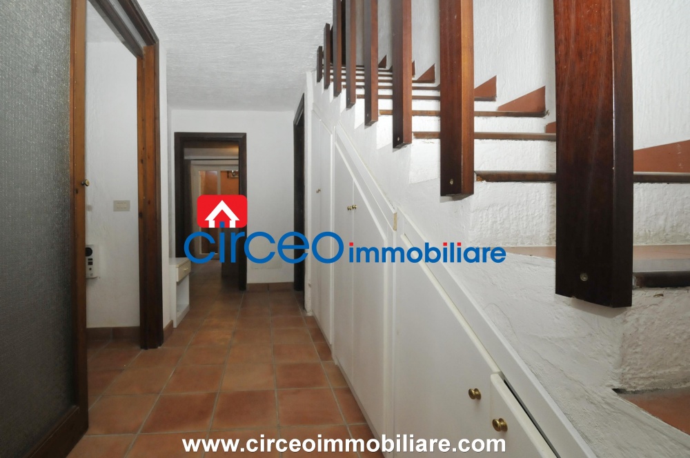 san felice circeo appartamento in affitto locazione affittasi si loca mezza costa circeo immobiliareroma zona piazza dei re di roma vendesi in vendita si vende ufficio di prestigiosss