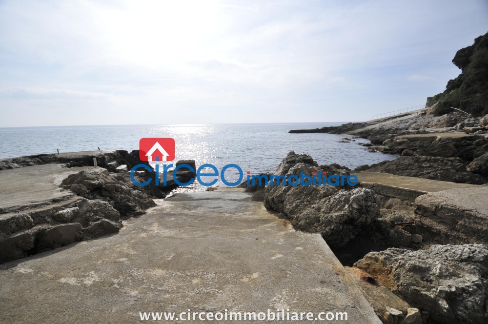san felice circeo appartamento in affitto locazione affittasi si loca mezza costa circeo immobiliareroma zona piazza dei re di roma vendesi in vendita si vende ufficio di prestigio